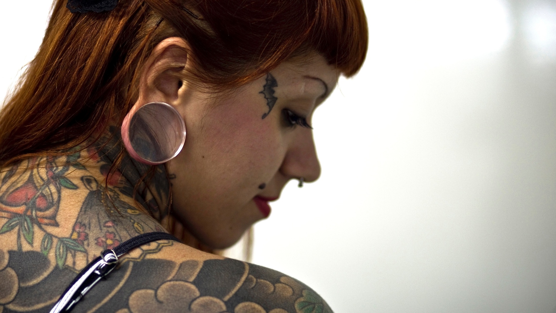 Tatuadora Monique Peres na sétima edição do "São Paulo Tattoo Festival". (24/3/2012) - Leandro Moraes/UOL