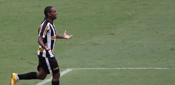 Jobson voltará a treinar com os companheiros nesta terça-feira pelo Botafogo - Fernando Soutello/Agif