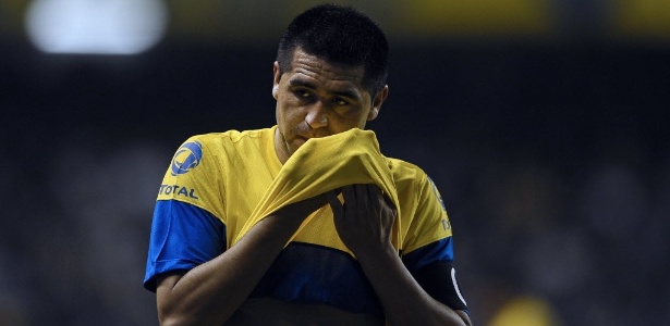 O meia do Boca Juniors, Riquelme lamenta o empate contra o Lanús na Bombonera - AFP PHOTO / Alejandro PAGNI