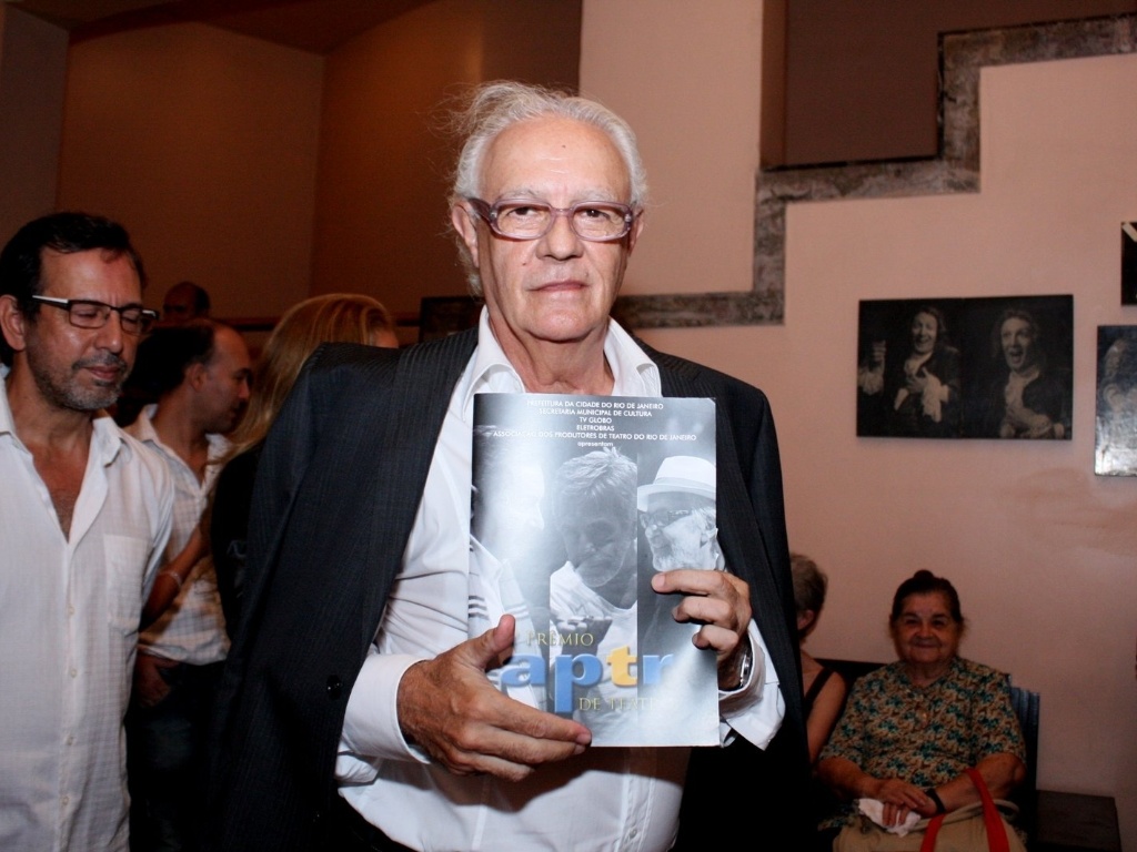 Ney Latorraca posa para foto no 6º Prêmio APTR de teatro, no Rio de Janeiro (26/3/2012).  - AgNews