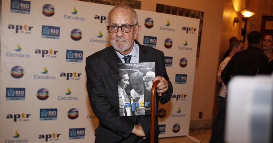 O ator Paulo José prestigia amigos no 6º Prêmio APTR de teatro no Rio de Janeiro (26/3/2012). O prêmio é organizado pela Associação dos Produtores de Teatro do Rio - PhotoRioNews