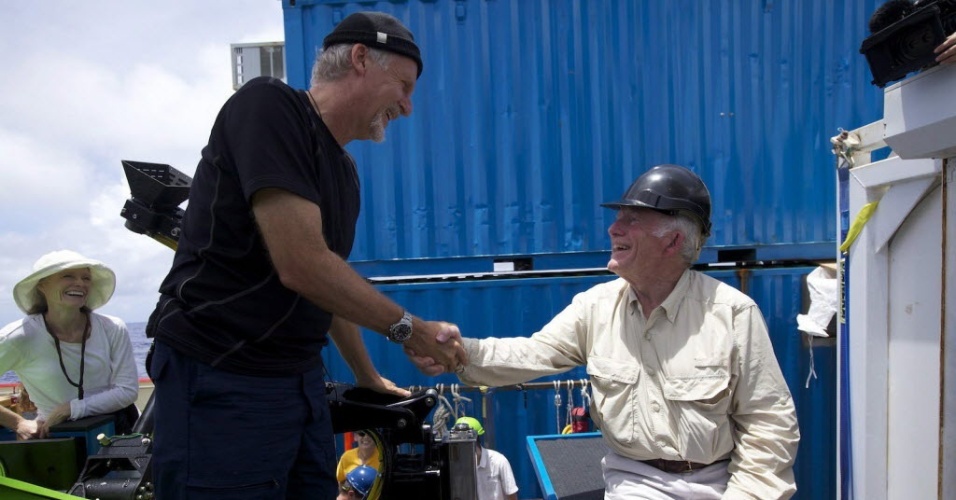 A National Geographic, parceira da expedição, indicou que Cameron havia atingido em seu submarino, projetado para a ocasião, a zona mais profunda conhecida do oceano, situada a 10.898 metros nas Fossas Marianas - Divulgação