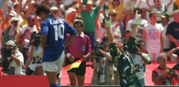 Taffarel comemora erro de Roberto Baggio e a conquista do campeonato mundial em 1994