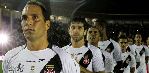 Edmundo em sua despedida ao lado dos antigos companheiros Juninho e Felipe - Divulgação/Site Oficial do Vasco