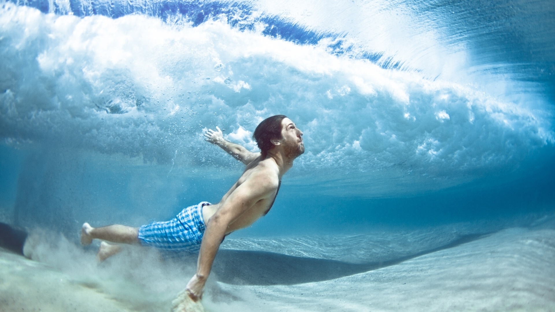 O fotógrafo Mark Tipple vem divulgando imagens debaixo d'água desde 2009, mas algumas das novas fotos da série foram feitas este ano - Mark Tipple 