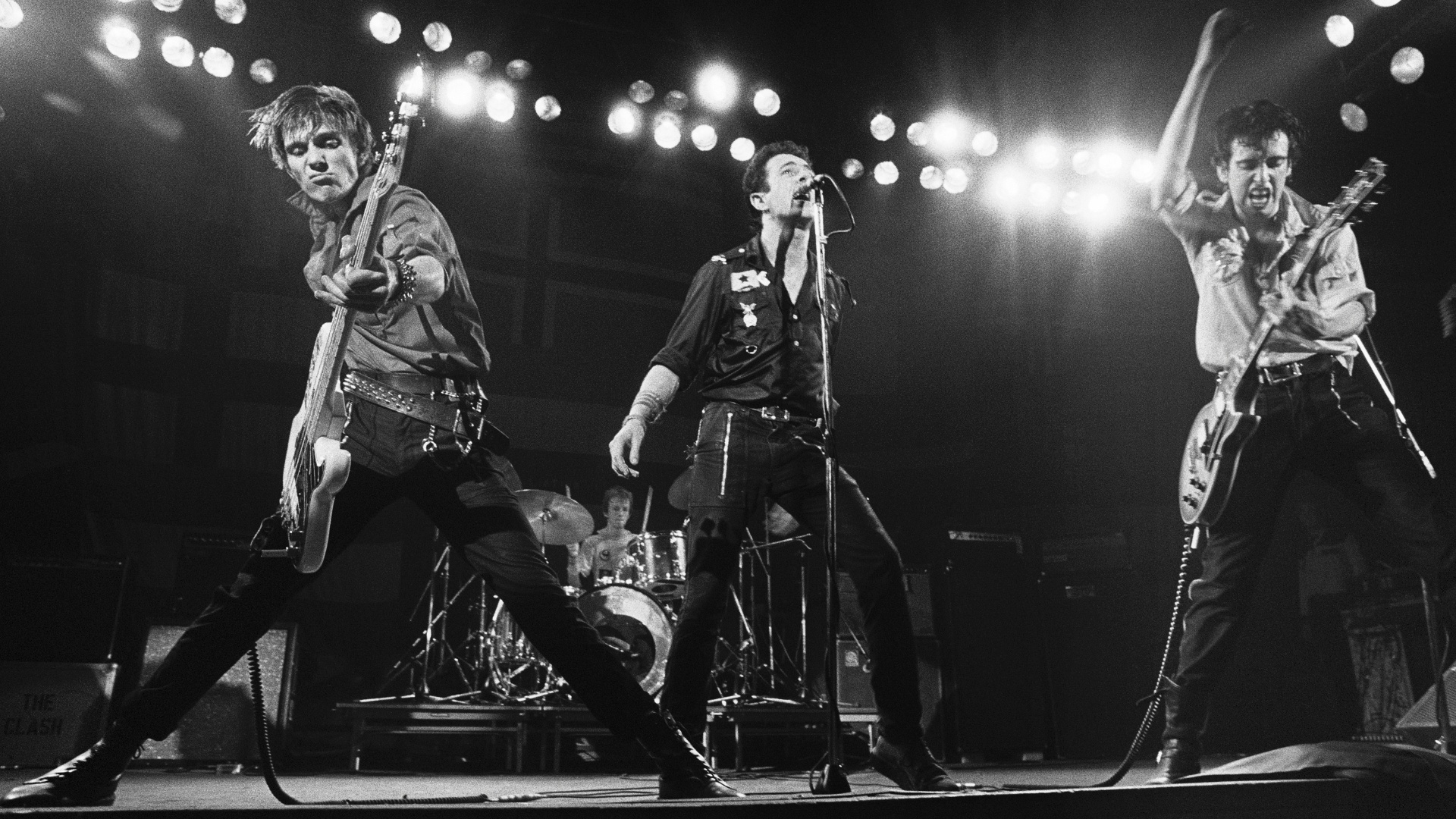 Foto de show da banda The Clash que estará na exposição "Let's Rock", que acontece na Oca, em São Paulo de 4 de abril a 27 de maio - Bob Gruen/Divulgação