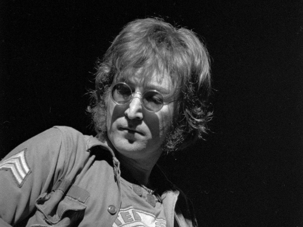 John Lennon durante show beneficente para crianças com problemas mentais em Nova York - AP