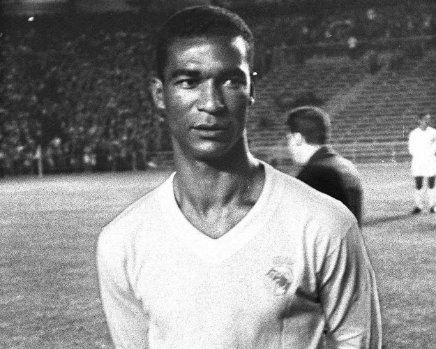 Waldir Pereira, "Didi", com a camisa do Real Madrid, onde jogou de 1959 a 1961