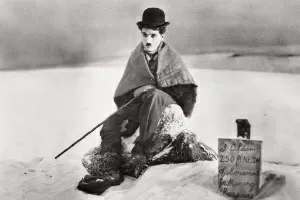 O ator Charles Chaplin em cena do filme "The Gold Rush" (30/6/2003) - AP