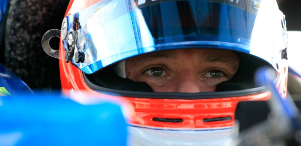 Rubens Barrichello se prepara para entrar na pista pela Fórmula Indy