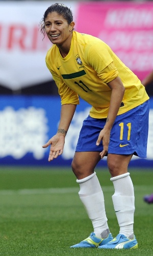 Cristiane reclama de um lance na derrota do Brasil para os Estados Unidos por 3 a 0 no Japão (03/04/2012)