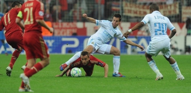 Rafinha, do Bayern, pode ser escalado como titular na final da Liga dos Campeões - AFP PHOTO / CHRISTOF STACHE