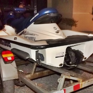 O jet ski pertencente ao empresário Almir Ferreira da Silva atropelou e matou o banhista Marlon Lima Silva, 22, no último fim de semana - Correio da Cidade