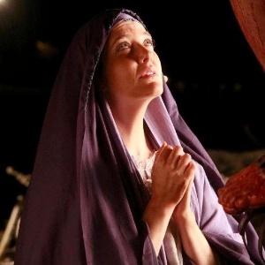 Larissa Maciel no papel de Maria na "Paixão de Cristo" de Nova Jerusalém, em Pernambuco - Divulgação