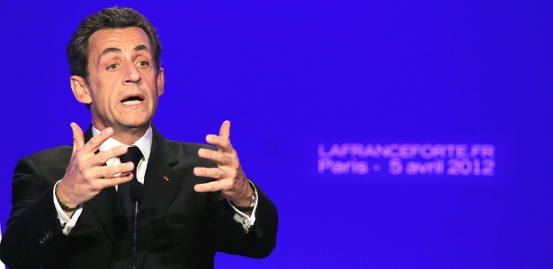 Nicolas Sarkozy, presidente francês e candidato à reeleição pelo partido UMP, discursa em ato de campanha em Paris, na França