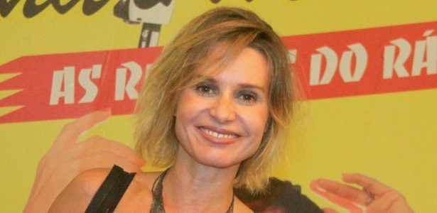 Paula Burlamaqui prestigia a reestreia da peça "Emilinha e Marlene - As Rainhas do Rádio", no Teatro Clara Nunes, zona sul do Rio (5/4/2012)