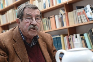 O poeta Günter Grass em sua casa na Alemanha (5/4/12) - EFE