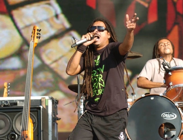 O Rappa se apresenta no palco Cidade Jardim do Lollapalooza Brasil 2012; durante o show, a banda fez cover de "Killing in the Name", do Rage Against the Machine (7/4/12) - Junior Lago/UOL