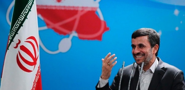 O presidente do Irã, Mahmud Ahmadinejad, comemora Dia Nacional da Energia Nuclear, em Teerã