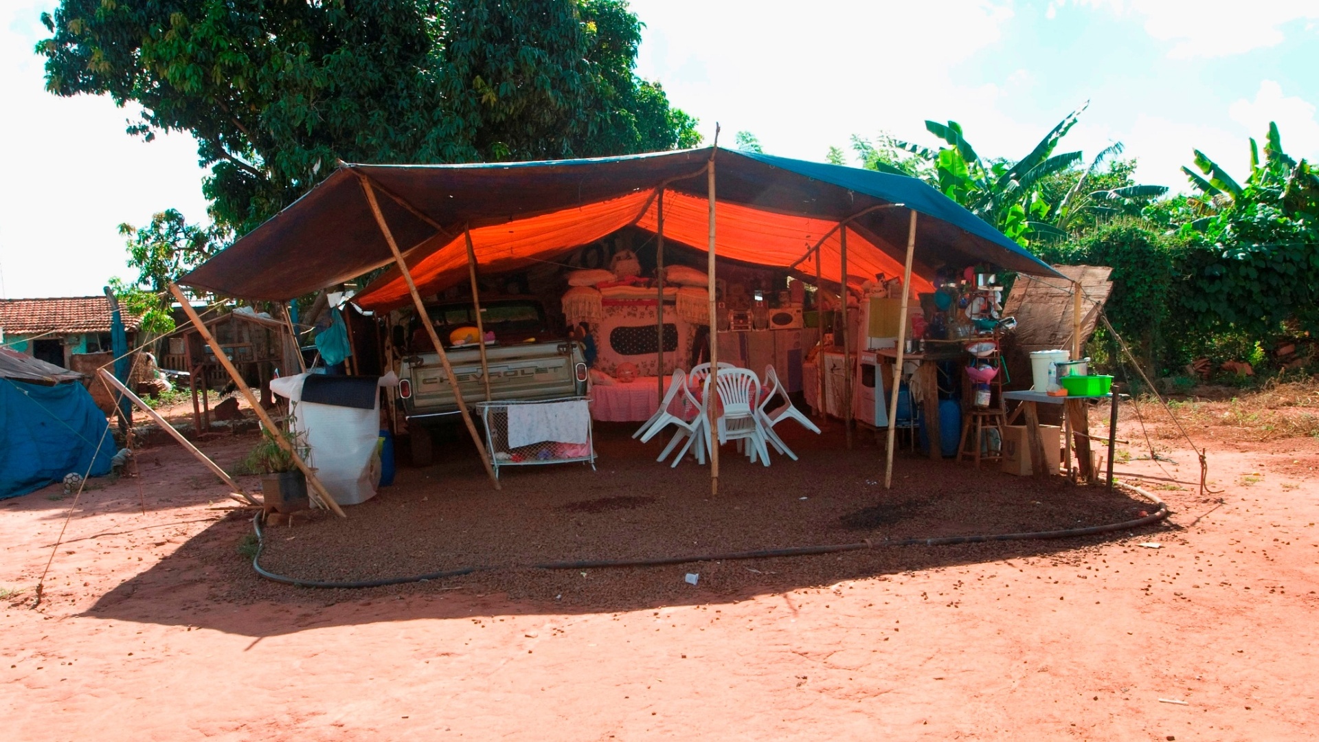 Exposição Barraca Cigana - MCB (2012) - Luciana Sampaio/ Divulgação