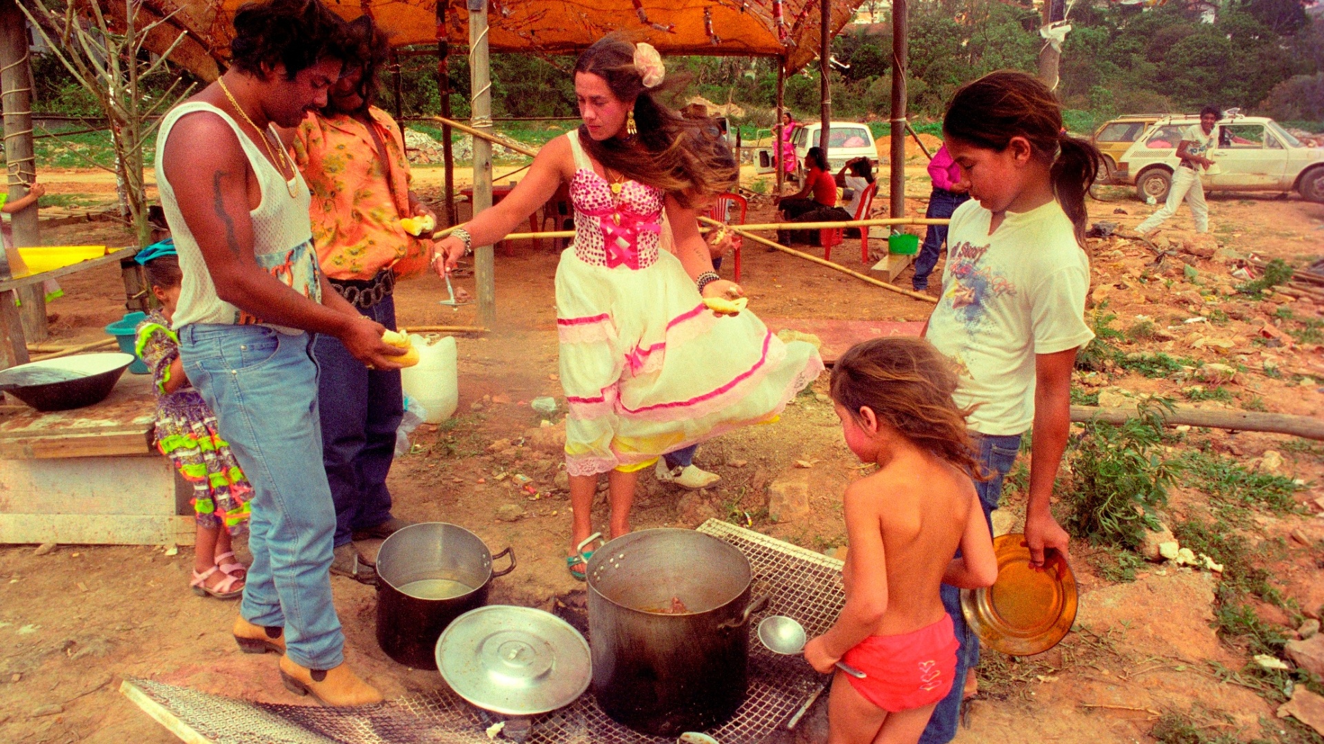 Exposição Barraca Cigana - MCB (2012) - Luciana Sampaio/ Divulgação