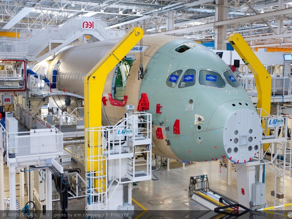 Montagem final do avião Airbus A350 XWB  - Divulgação