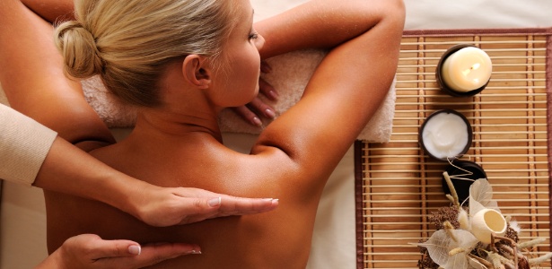 Massagens de estilos variados e tratamentos estéticos como limpeza de pele fazem parte das terapias oferecidas pelas casas que participam da 6ª edição da Spa Week de 14 a 28 de abril - Thinkstock