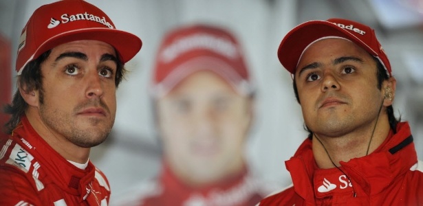 Alonso (à esquerda) vem apresentando desempenho superior ao de Massa na temporada - Peter Parks/AFP