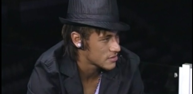 Neymar usa chapeu em evento do Santos e é chamado de Michael Jackson - Reprodução