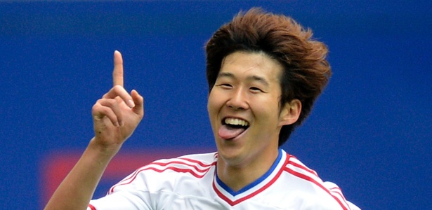 Heung Min Son, foi o autor de um dos gols da vitória do Hamburgo sobre o Augsburg  - Reuters
