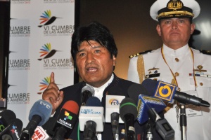Evo Morales concede entrevista coletiva durante<br>a realização da 6ª Cúpula das Américas, na Colômbia