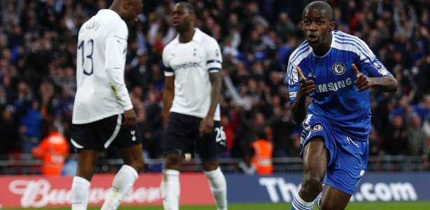 Ramires, do Chelsea, comemora gol no Tottenham na semifinal da Copa da Inglaterra - Eddie Keogh/Reuters