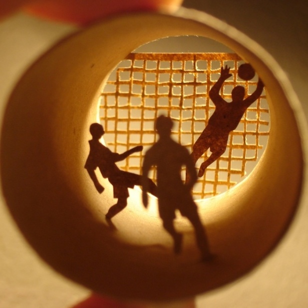 Em seu site, artista diz que, retratando eventos cotidianos "negligenciados" desta maneira, quis mostrar que "a vida de todos os dias não é entediante" - Anastassia Elias