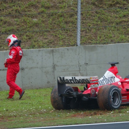 Barrichello abandona o GP Brasil de 2003 com pane seca na Ferrari