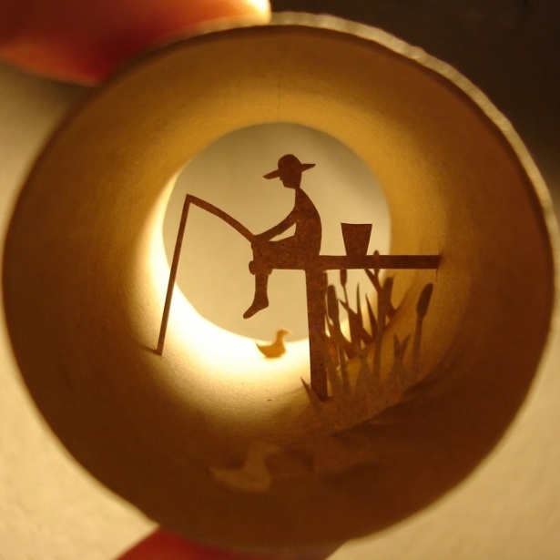 O sucesso da série de cenas em rolos de papel levou Elias até Hong Kong, para sua primeira exposição individual, em 2012 - Anastassia Elias