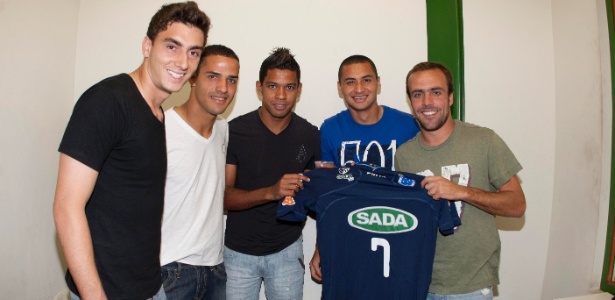 Rafael, A. Ramon, Wallyson, W. Paulista e Roger estão na torcida pelo Sada Cruzeiro - Ronaldo Silveira/Divulgação Sada Cruzeiro