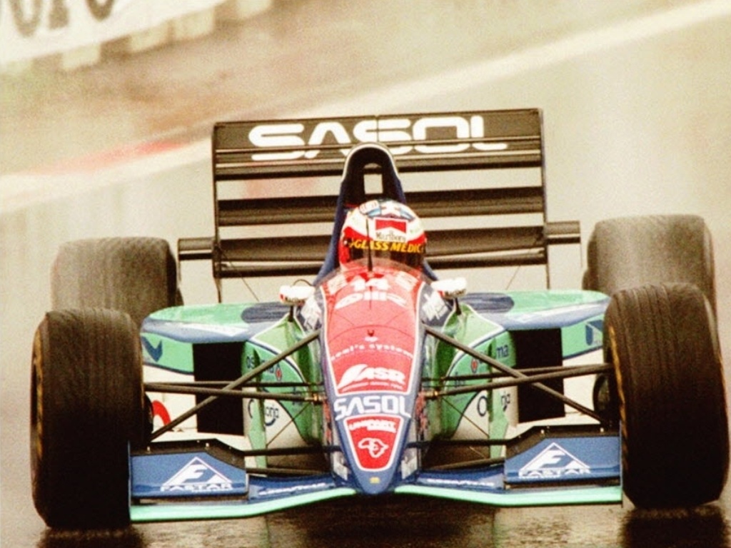 No GP da Bélgica de 1994, Rubens Barrichello conquistou uma improvável pole position correndo de Jordan, mas acabou rodando e abandonando quando já tinha caído para o quinto lugar - Arquivo Folha
