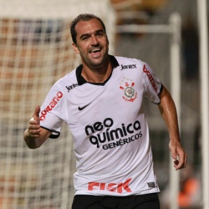 Autor de um dos gols do Corinthians sobre o Táchira, Danilo ainda é dúvida contra a Ponte Preta - Robson Ventura/Folhapress