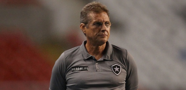 Oswaldo diz que o Botafogo precisa acreditar e que time vai seguir nessa direção - Fernando Soutello/AGIF