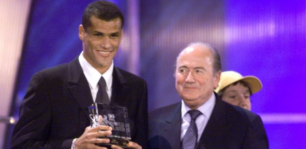 Rivaldo ganhou o prêmio em 1999 - AP Photo/Yves Logghe