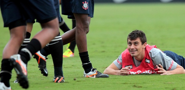 O meia Alex espera dificuldade contra o Santos em qualquer estádio - Jorge Araujo/Folhapress