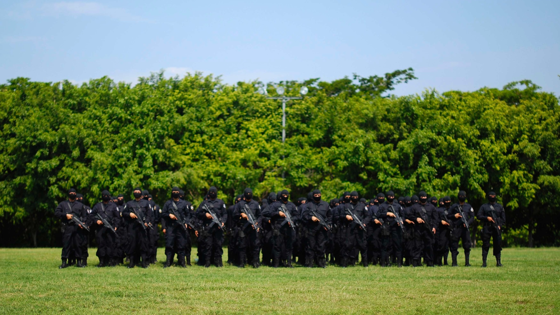 Oficiais de polícia participam de cerimônia de formatura em Camapala (El Salvador) - Ulises Rodriguez/Reuters