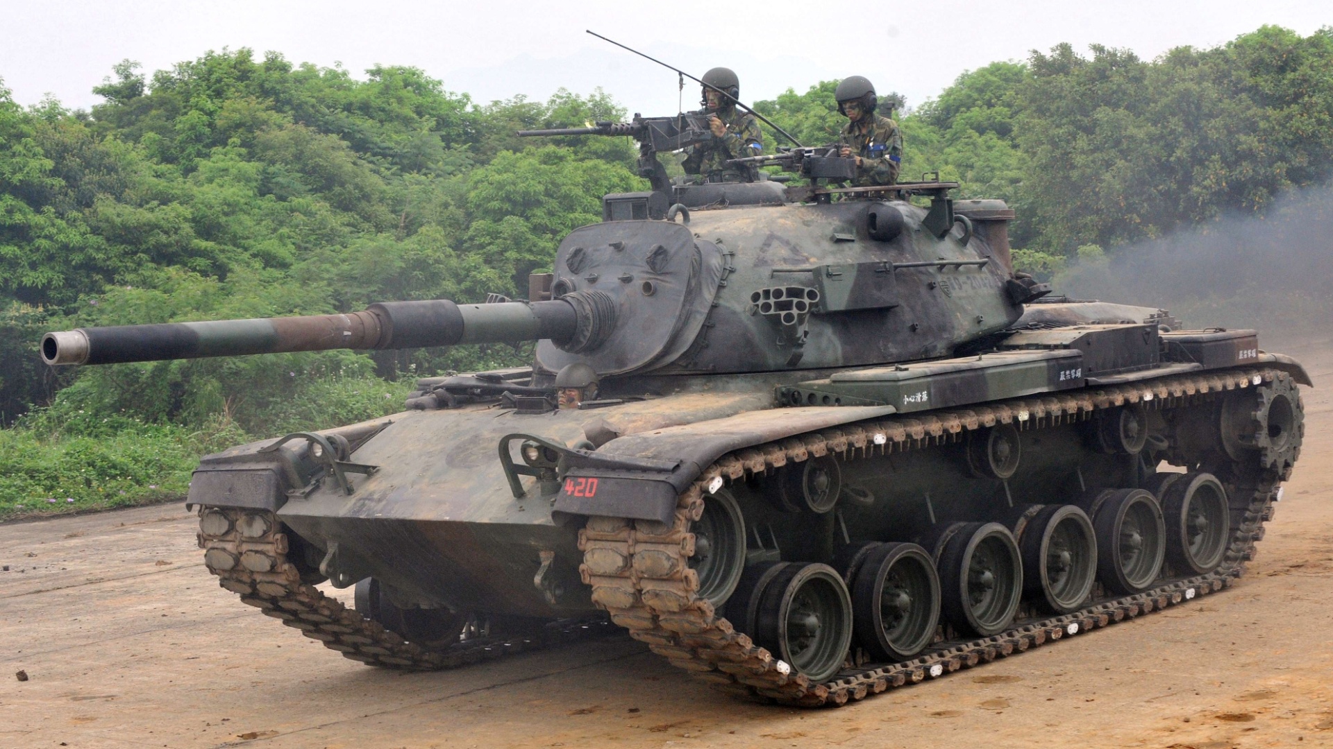 Tanque é utilizado em treinamento militar no condado do Taoyuan, em Taiwan - AFP