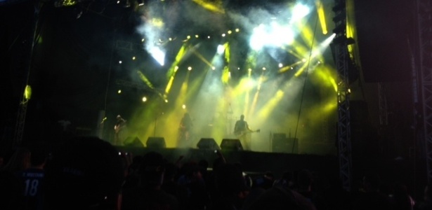 A banda Ácido abre o segundo dia do Festival Metal Open Air, em São Luís (21/4/12) - Marcus Brasil/UOL