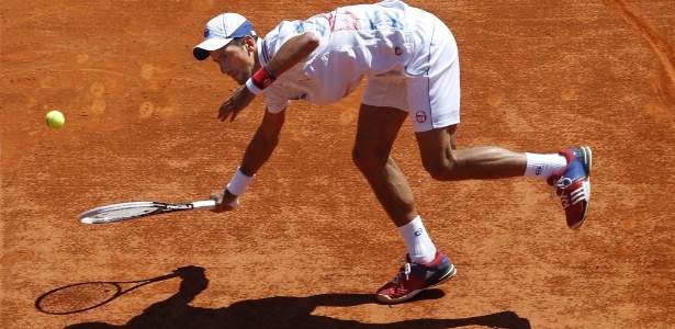 Djokovic começou o jogo contra Berdych irritado com os próprios erros - REUTERS/Eric Gaillard 