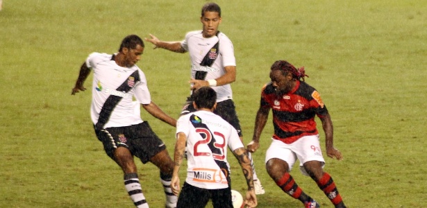 Fellipe Bastos respondeu Vagner Love após a vitória do Vasco sobre o Flamengo - Maurício Val/VIPCOMM