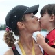 Remadora Fabiana Beltrame leva filha para Londres por "beijinho da sorte" antes de competir 