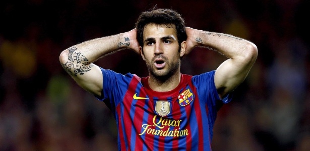 Cesc Fábregas lamenta gol perdido pelo Barcelona durante a partida contra o Chelsea - Alberto Estévez/EFE