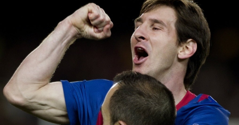 Messi comemora com Iniesta depois do espanhol marcar o segundo do Barcelona contra o Chelsea