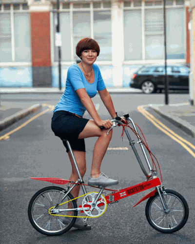 Abby usa uma Bickerton portátil dos anos 70 - Horst A. Friedrichs 